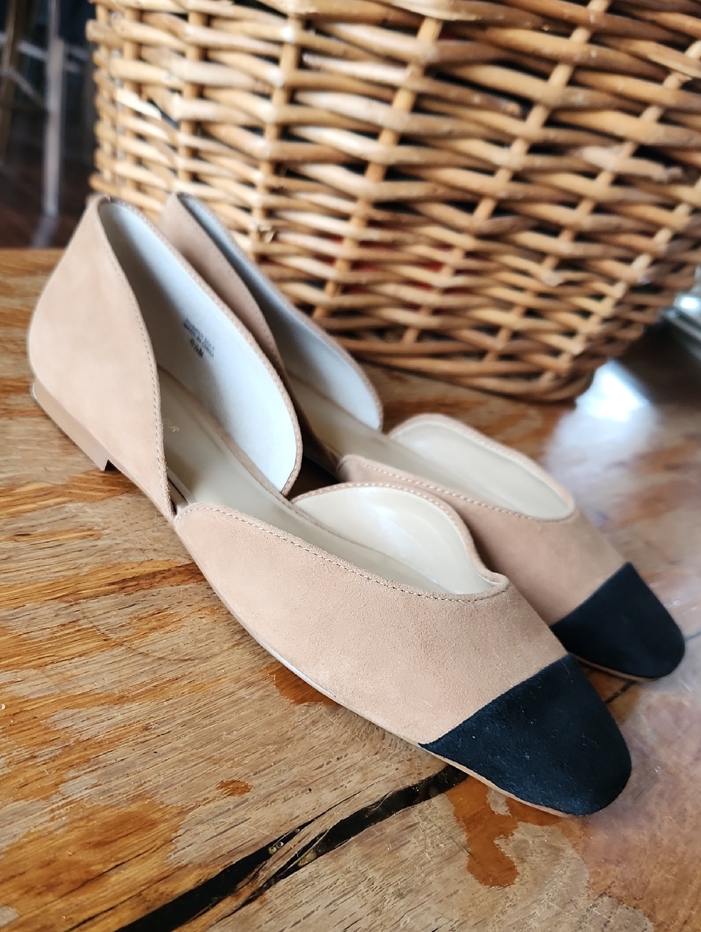 Ann Taylor sz 6.5 black tan leather flats